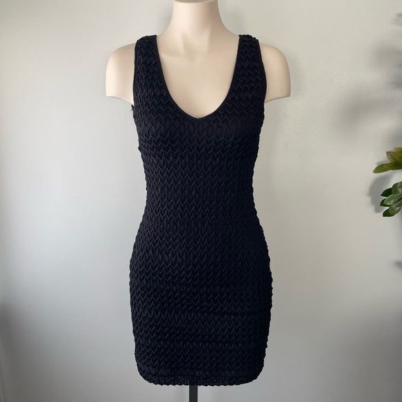 Guess Mesh Lace Mini Dress Cut Out Back Black Size 4 NWT - Picture 1 of 13